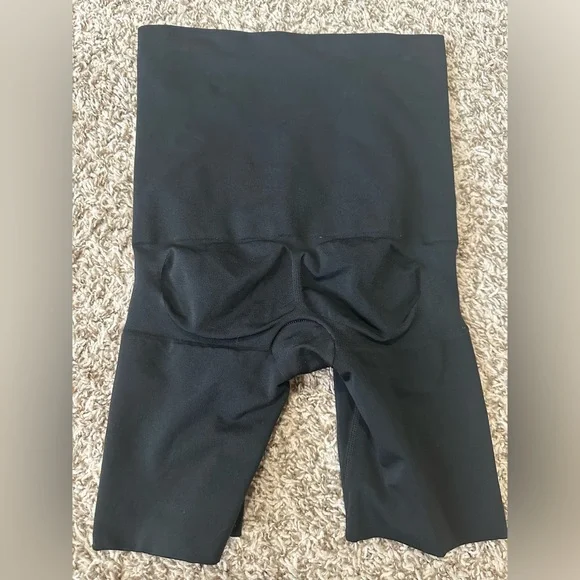 Red Hot Label by SPANX Sz M Mid Thigh High Waist Shaper -Black - Picture 3 of 4